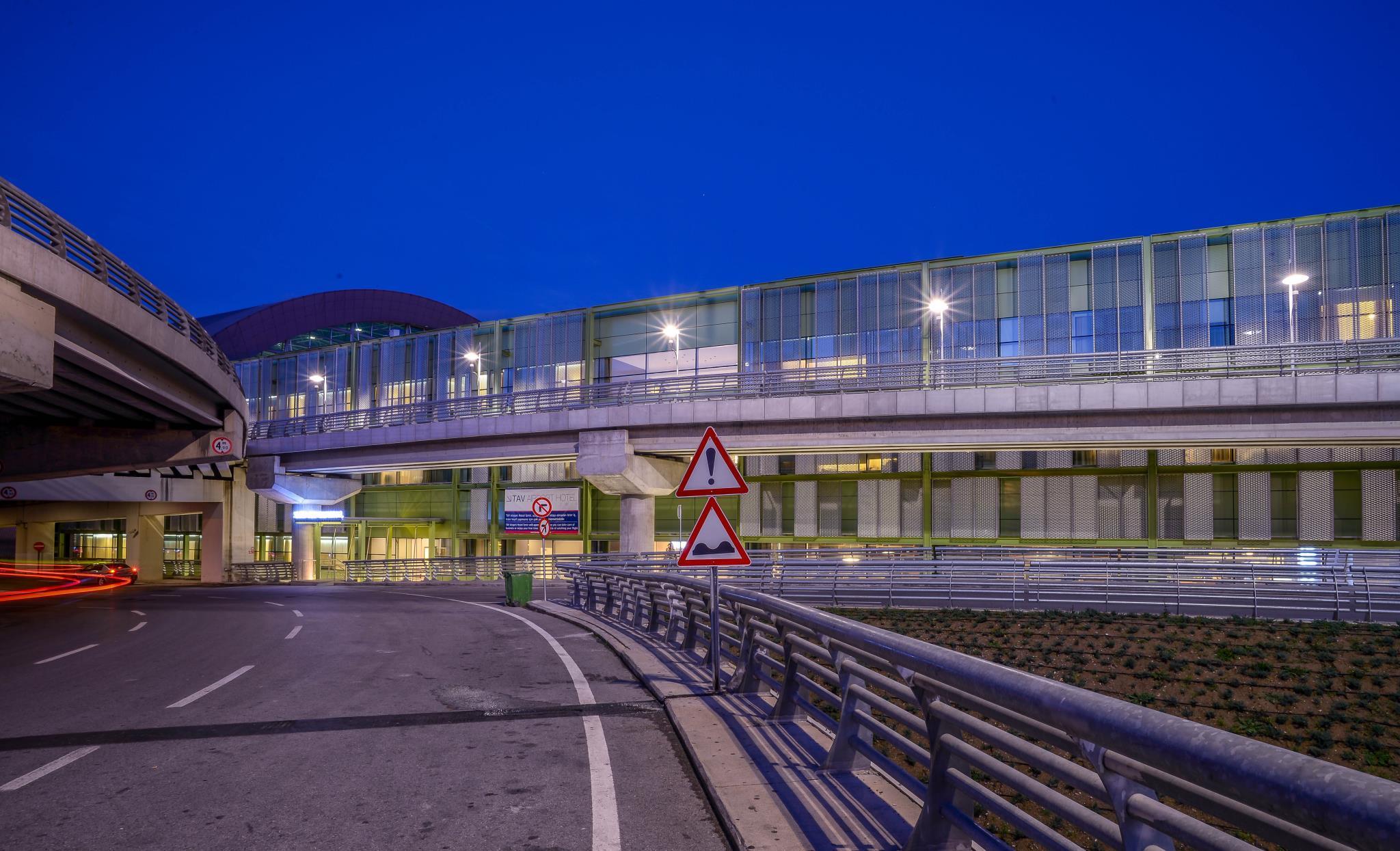 Tav Airport 4* İzmir