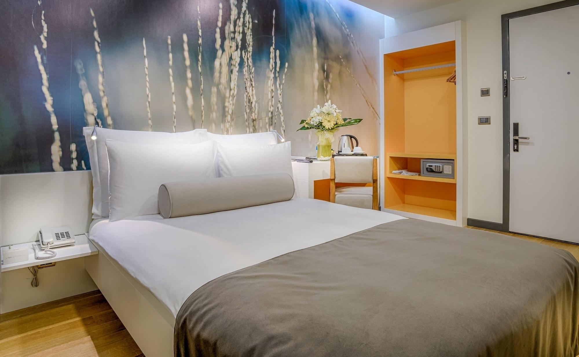 Hotel Tav Airport 4*