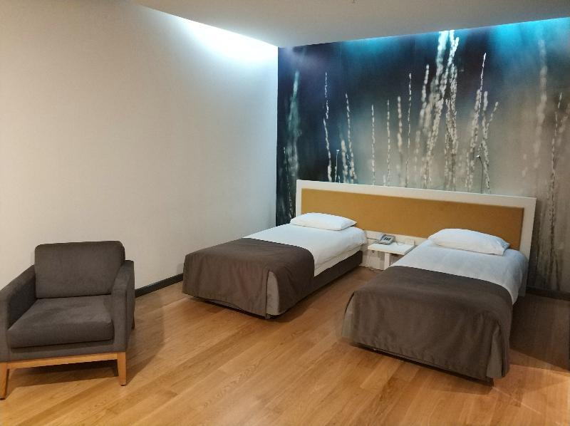 מלון Tav Airport 4*